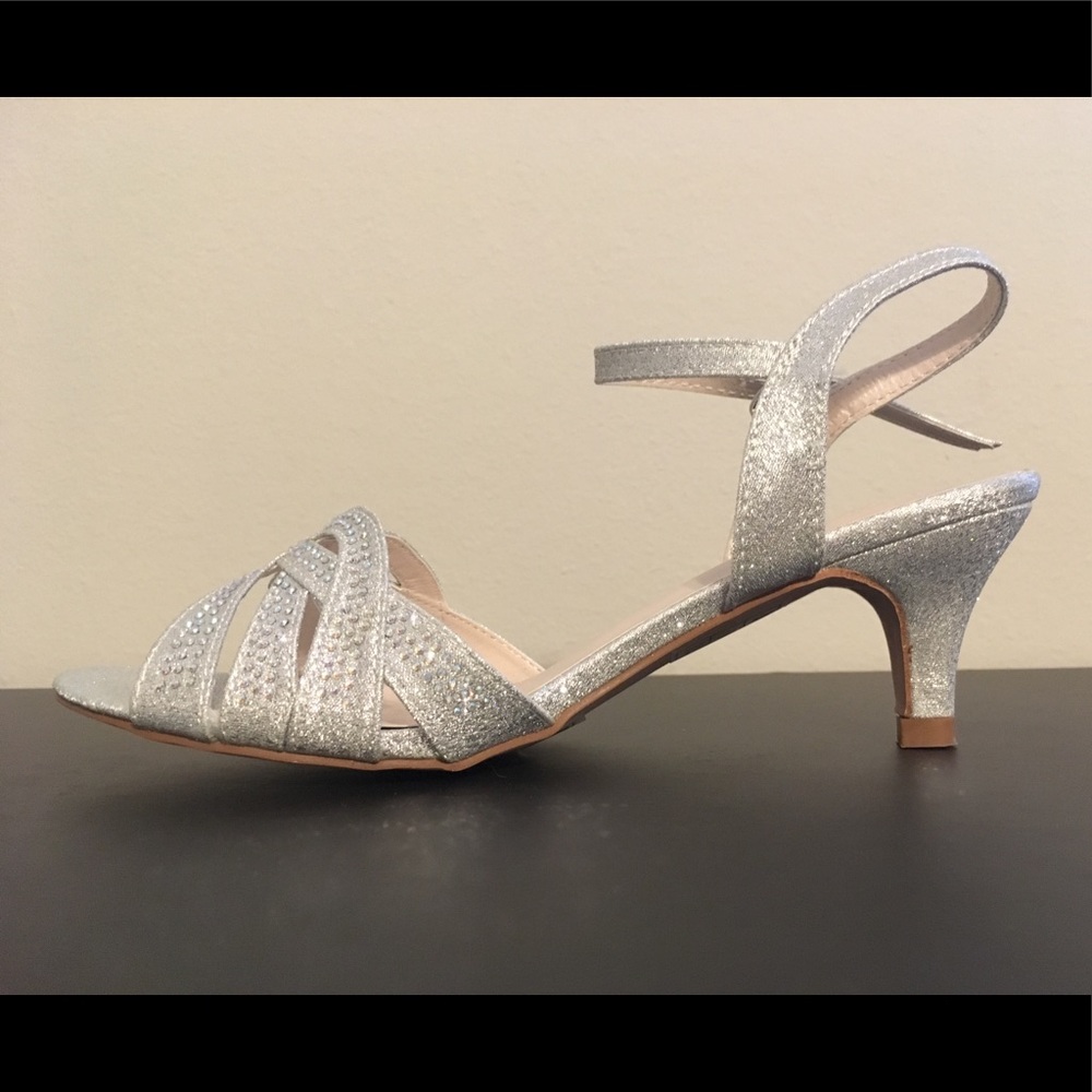 David’s Bridal girls’ “BLOSSOM” crystal sandal